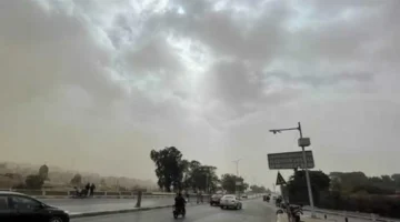 تحذير عاجل رياح وأتربة تضرب الملاحة اليوم